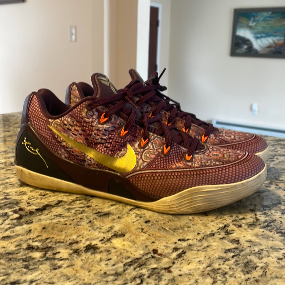 Nike Kobe 9 EM Silk size 10